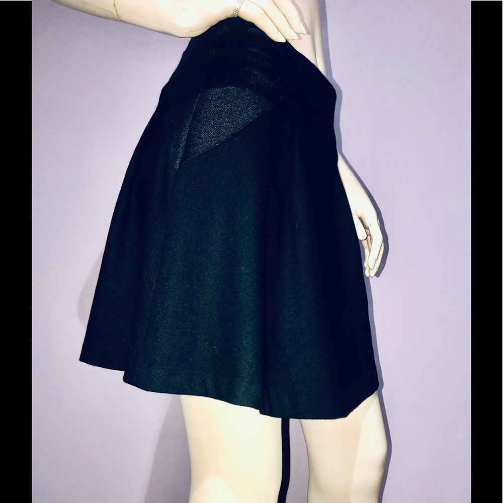 Comptoir De Cottoniers • Black Wool Skirt -size 4*